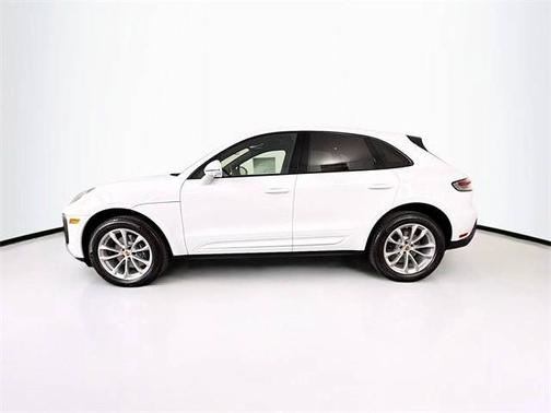 Carrara White Metallic 2025 Porsche Macan