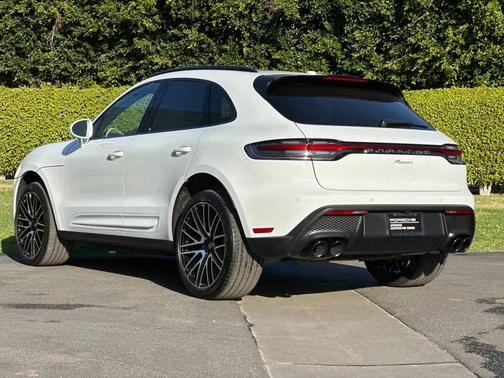 2025 Porsche Macan 