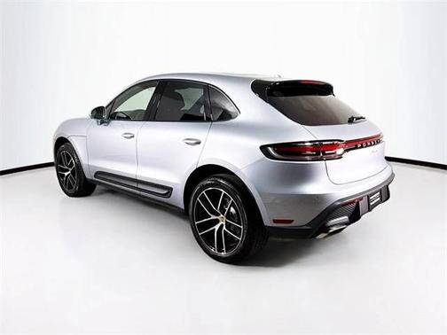 Dolomite Silver Metallic 2025 Porsche Macan