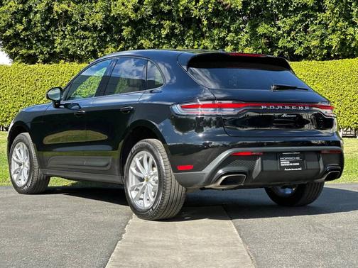 2025 Porsche Macan 