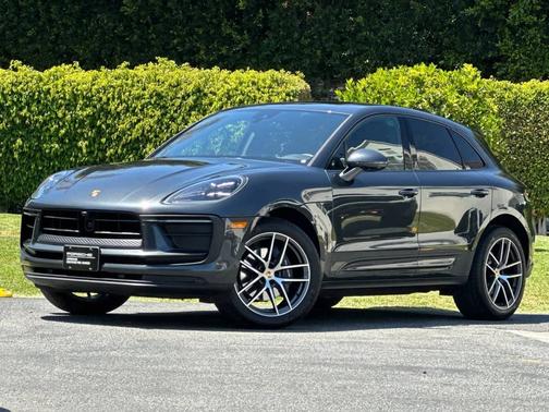 Volcano Grey Metallic 2025 Porsche Macan