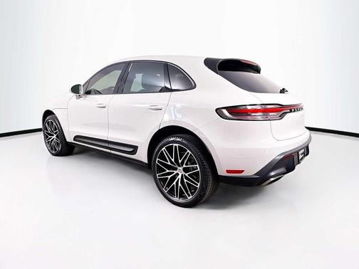 2024 Porsche Macan 