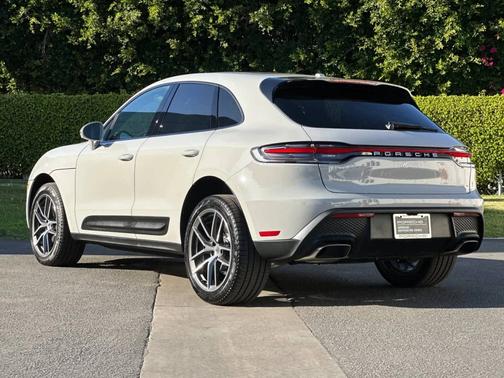 2025 Porsche Macan 