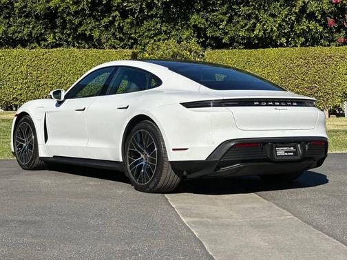 2024 Porsche Taycan 
