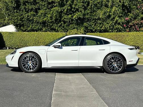 2024 Porsche Taycan 
