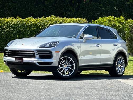 Rhodium Silver Metallic 2019 Porsche Cayenne