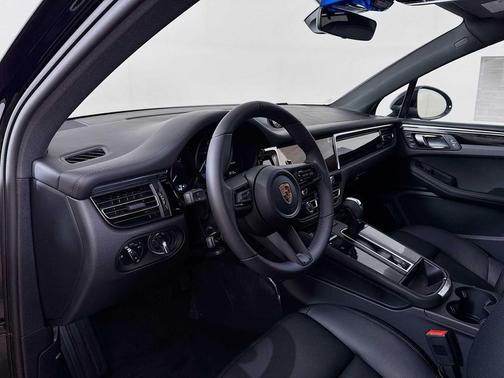2026 Porsche Macan AWD