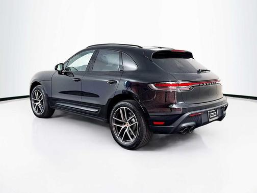 2026 Porsche Macan AWD