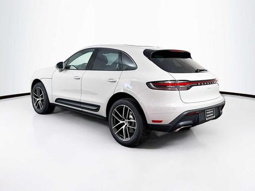2026 Porsche Macan AWD
