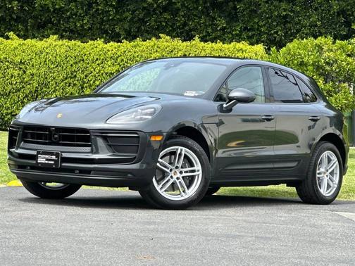 Volcano Grey Metallic 2025 Porsche Macan