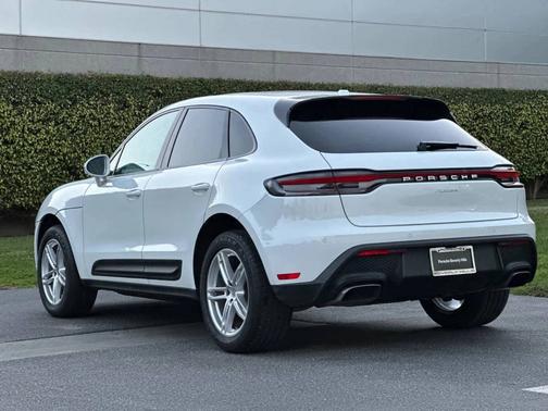 2025 Porsche Macan 
