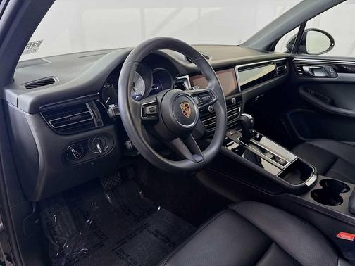 2025 Porsche Macan S