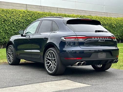 Night Blue Metallic 2020 Porsche Macan