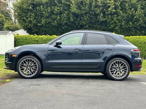 Night Blue Metallic 2020 Porsche Macan