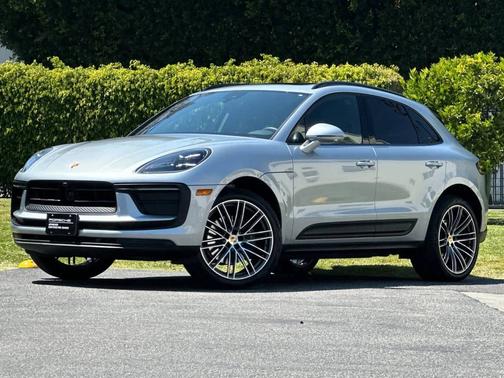 Dolomite Silver Metallic 2026 Porsche Macan