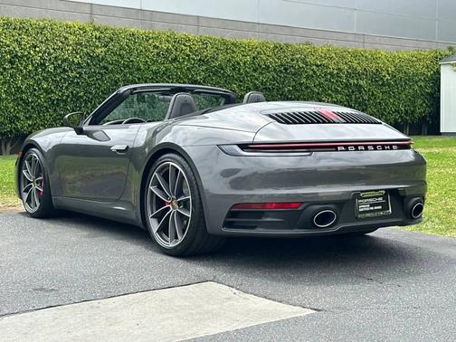 Agate Grey Metallic 2022 Porsche 911