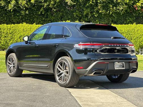 2025 Porsche Macan 