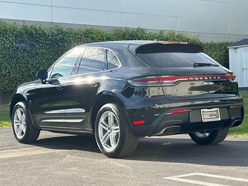 2025 Porsche Macan 