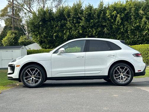 2025 Porsche Macan 