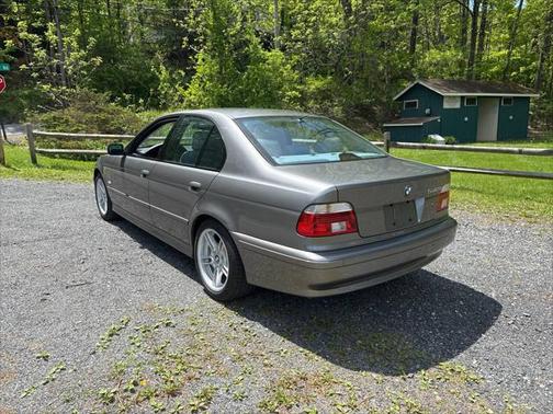 2002 BMW 540 540i 4dr Sedan