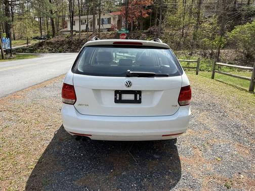 White 2014 Volkswagen Jetta SportWagen DSG TDI w/Sunroof