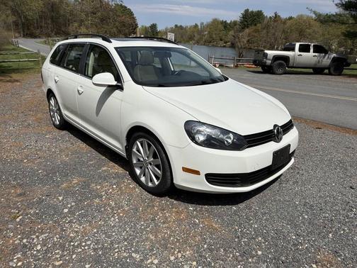 White 2014 Volkswagen Jetta SportWagen DSG TDI w/Sunroof