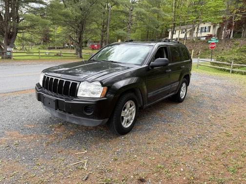 Black 2005 Jeep Grand Cherokee Laredo