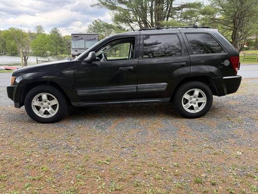 Black 2005 Jeep Grand Cherokee Laredo