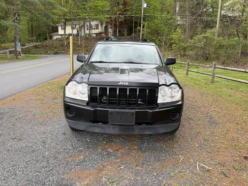 Black 2005 Jeep Grand Cherokee Laredo