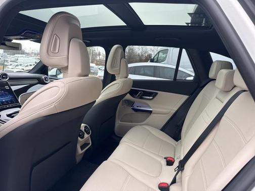2023 Mercedes-Benz GLC 300 4MATIC