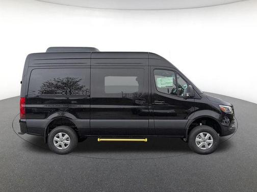 2026 Mercedes-Benz Sprinter 2500 Passenger 144 WB