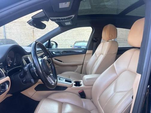 2018 Porsche Macan Base