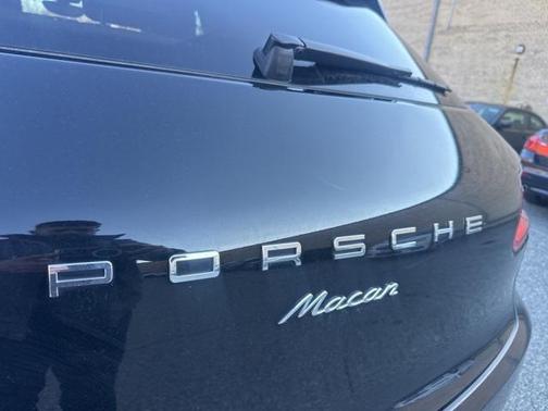 2018 Porsche Macan Base