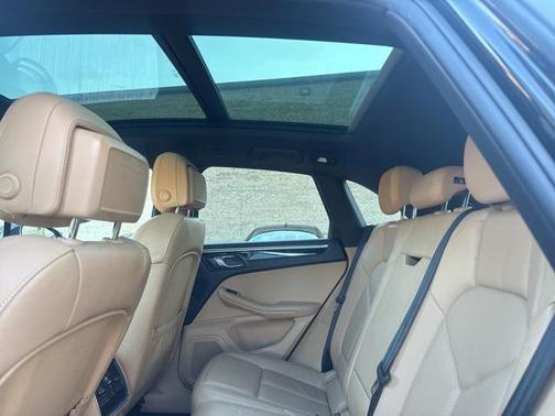 2018 Porsche Macan Base