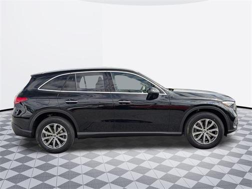 2025 Mercedes-Benz GLC 300 4MATIC