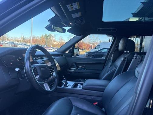 2025 Land Rover Range Rover P400 SE