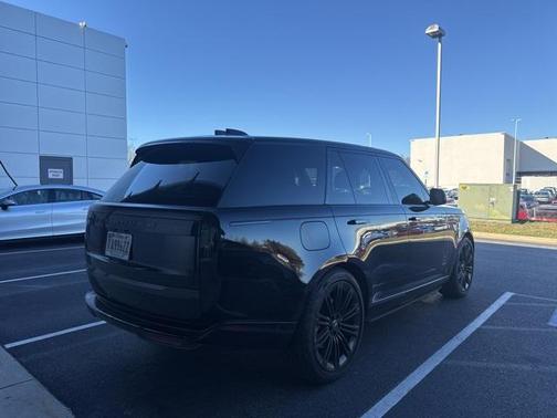 2025 Land Rover Range Rover P400 SE