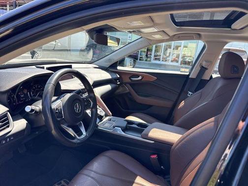 Majestic Black Pearl 2022 Acura TLX Technology