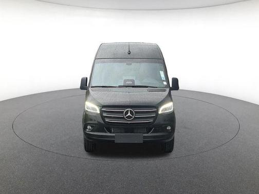 2026 Mercedes-Benz Sprinter 2500 Passenger 144 WB