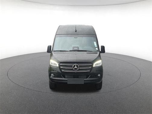 2026 Mercedes-Benz Sprinter 2500 Passenger 144 WB