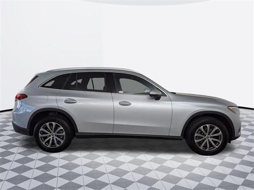 2025 Mercedes-Benz GLC 300 4MATIC