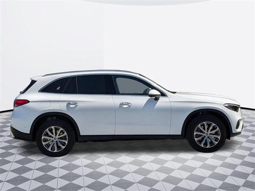 2025 Mercedes-Benz GLC 300 4MATIC