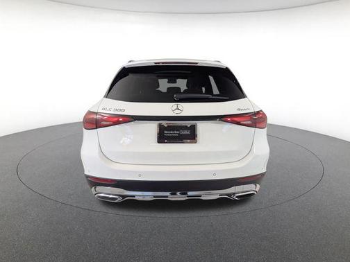 Polar White 2026 Mercedes-Benz GLC 300 4MATIC