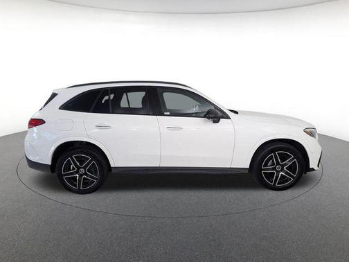 Polar White 2026 Mercedes-Benz GLC 300 4MATIC