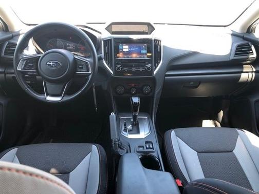 Photo 3 of 15 of 2019 Subaru Crosstrek 2.0i Premium