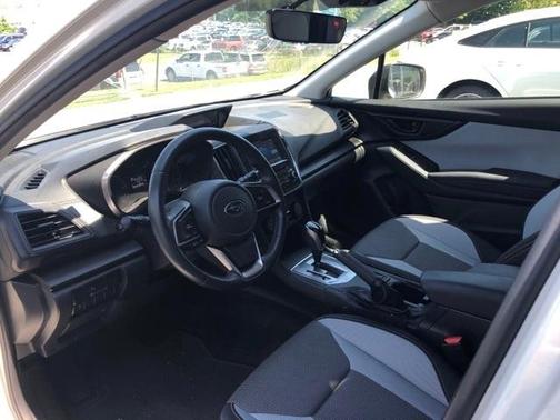 Photo 4 of 15 of 2019 Subaru Crosstrek 2.0i Premium