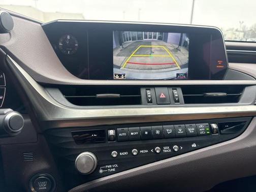 2021 Lexus ES 250 Base