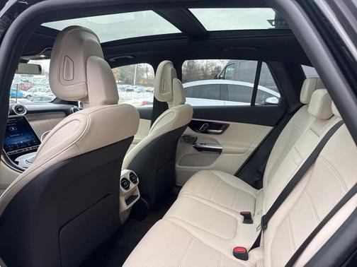 2025 Mercedes-Benz GLC 300 4MATIC