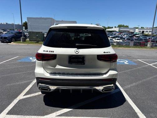 Polar White 2022 Mercedes-Benz GLB 250 4MATIC