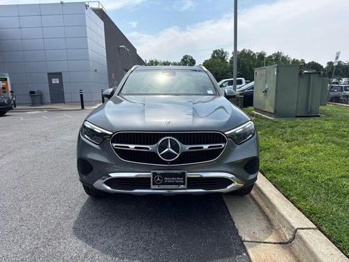 Selenite Grey Metallic 2023 Mercedes-Benz GLC 300 4MATIC